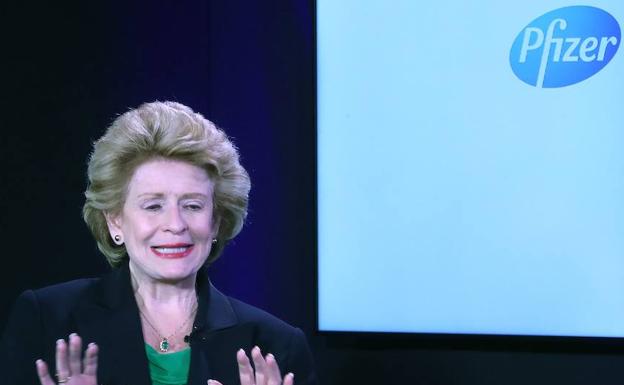 La senadora Debbie Stabenow habla sobre Pfizer en Axios. 