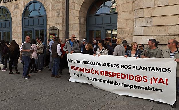 Protestas de los trabajadores de Jardines de Burgos durante la tarde de hoy. 