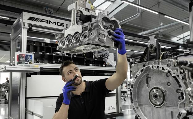 El motor Mercedes de cuatro cilindros más potente se monta a mano