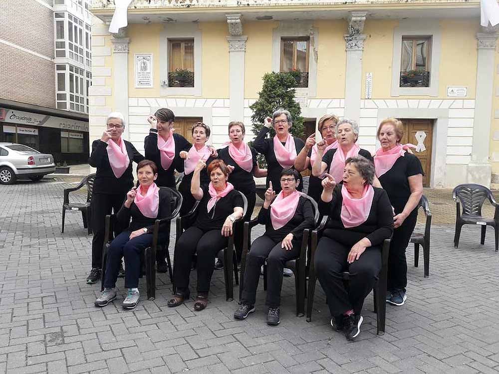 Las mujeres de la Asociación 'Las Cascadas' de Pradoluengo 