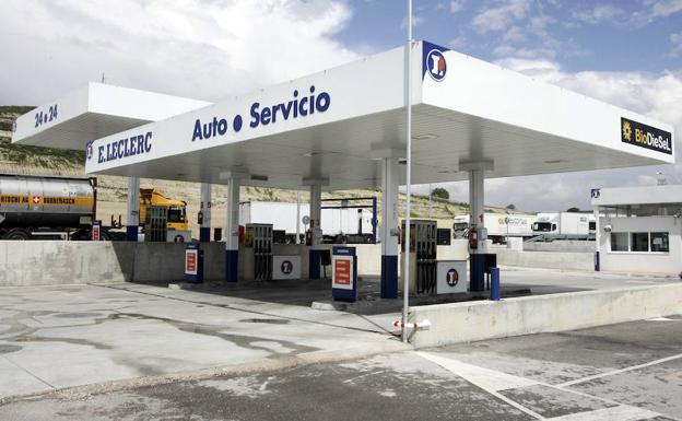 Estación de servicio en un supermercado. 