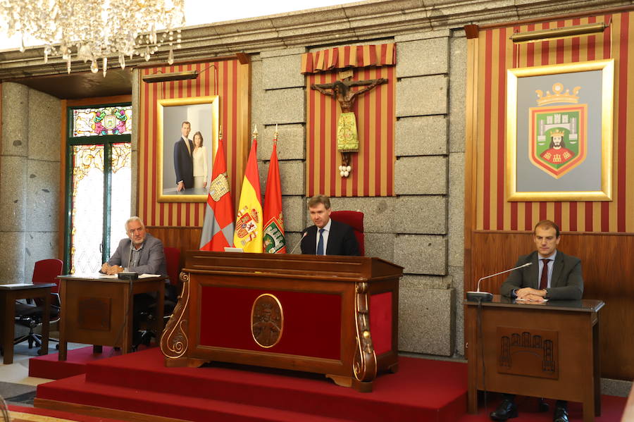 Los corporativos del Ayuntamiento de Burgos se han despedido en sesión plenaria, antes de que tomen posesión los nuevos concejales el 15 de junio