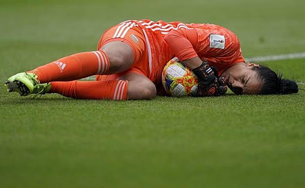 Vanina, atrapando un balón.