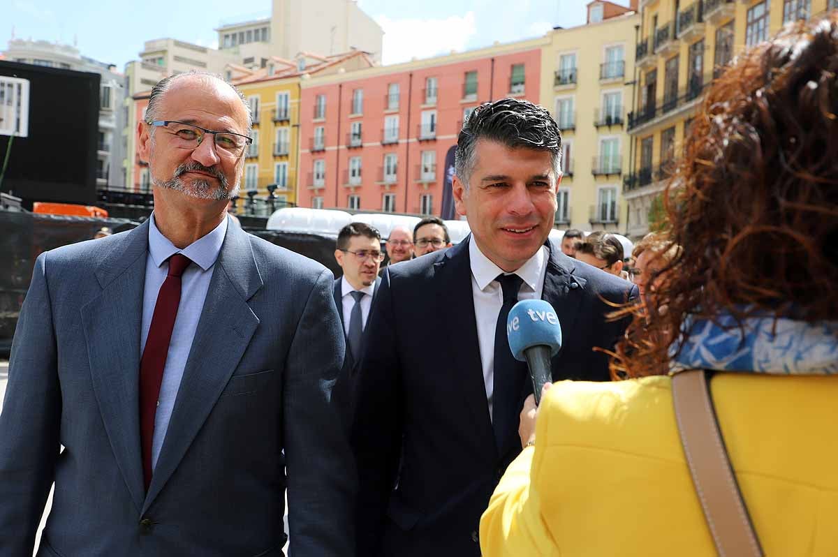 Fotos: Pleno de constitución del Ayuntamiento de Burgos en el que ha sido investido como alcalde Daniel de la Rosa (PSOE)