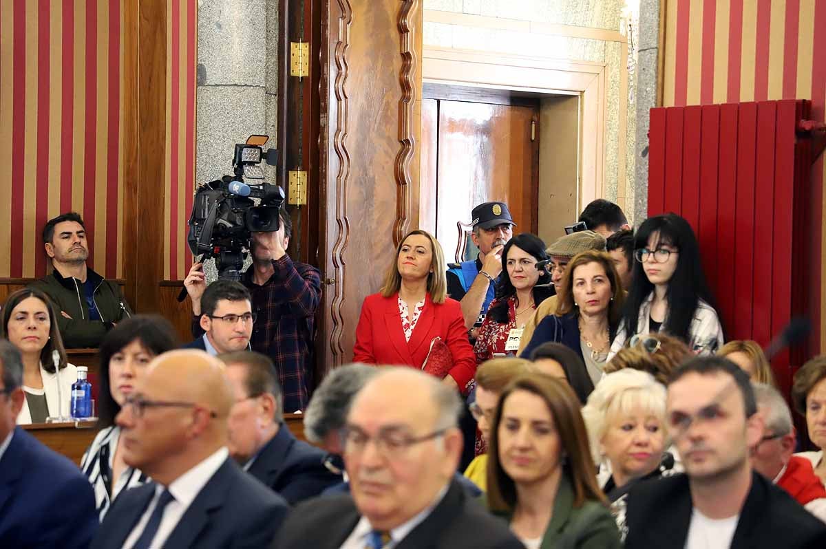 Fotos: Pleno de constitución del Ayuntamiento de Burgos en el que ha sido investido como alcalde Daniel de la Rosa (PSOE)