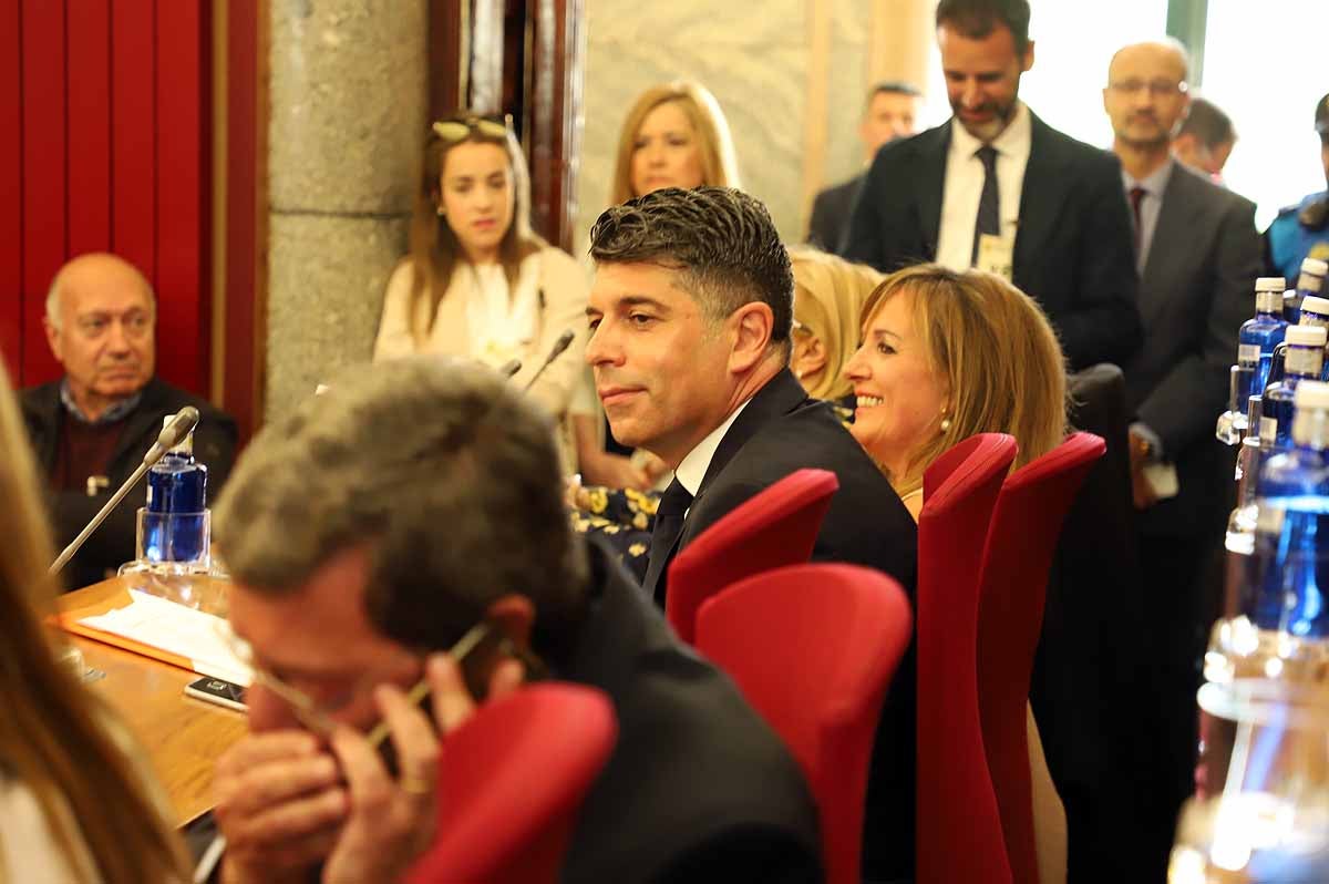 Fotos: Pleno de constitución del Ayuntamiento de Burgos en el que ha sido investido como alcalde Daniel de la Rosa (PSOE)