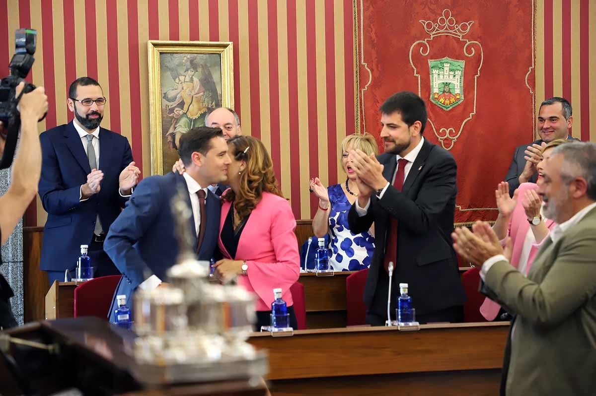 Fotos: Pleno de constitución del Ayuntamiento de Burgos en el que ha sido investido como alcalde Daniel de la Rosa (PSOE)