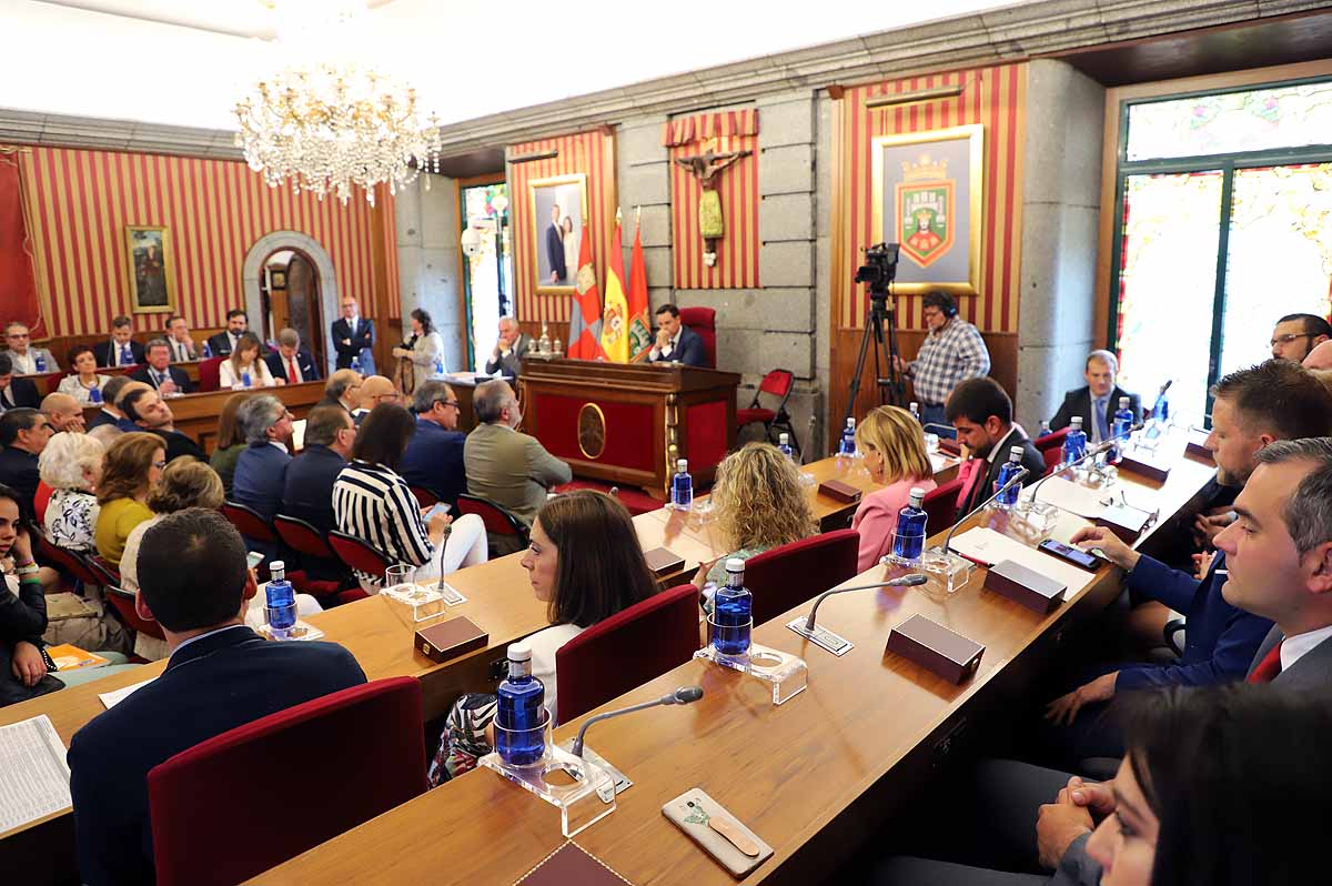 Fotos: Pleno de constitución del Ayuntamiento de Burgos en el que ha sido investido como alcalde Daniel de la Rosa (PSOE)