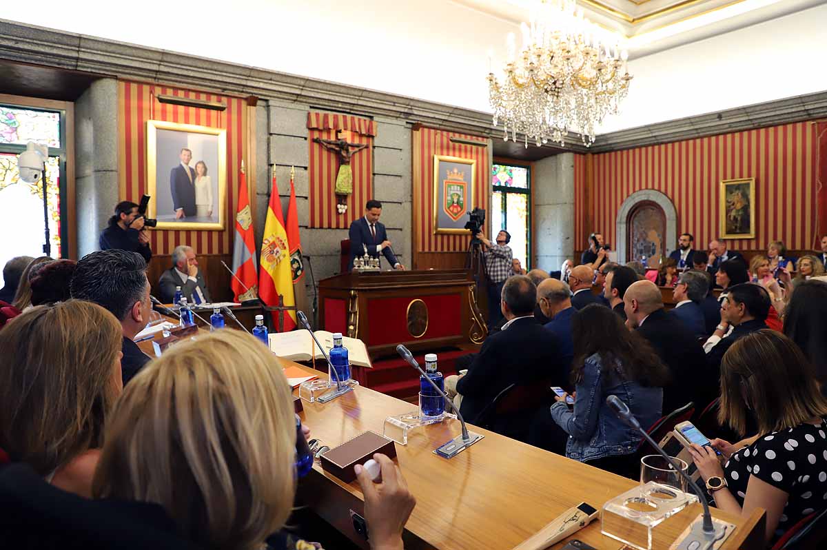 Fotos: Pleno de constitución del Ayuntamiento de Burgos en el que ha sido investido como alcalde Daniel de la Rosa (PSOE)