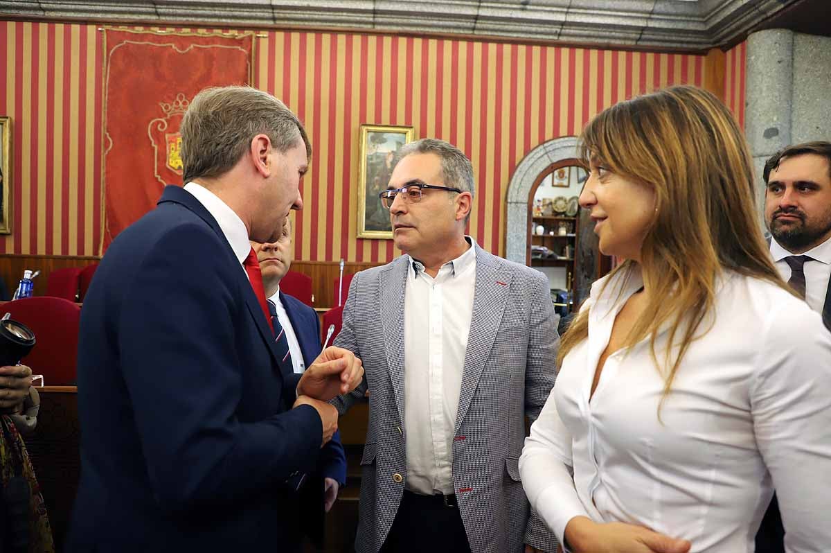 Fotos: Pleno de constitución del Ayuntamiento de Burgos en el que ha sido investido como alcalde Daniel de la Rosa (PSOE)