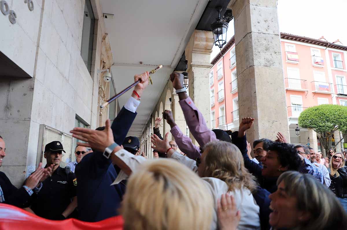 Fotos: Pleno de constitución del Ayuntamiento de Burgos en el que ha sido investido como alcalde Daniel de la Rosa (PSOE)