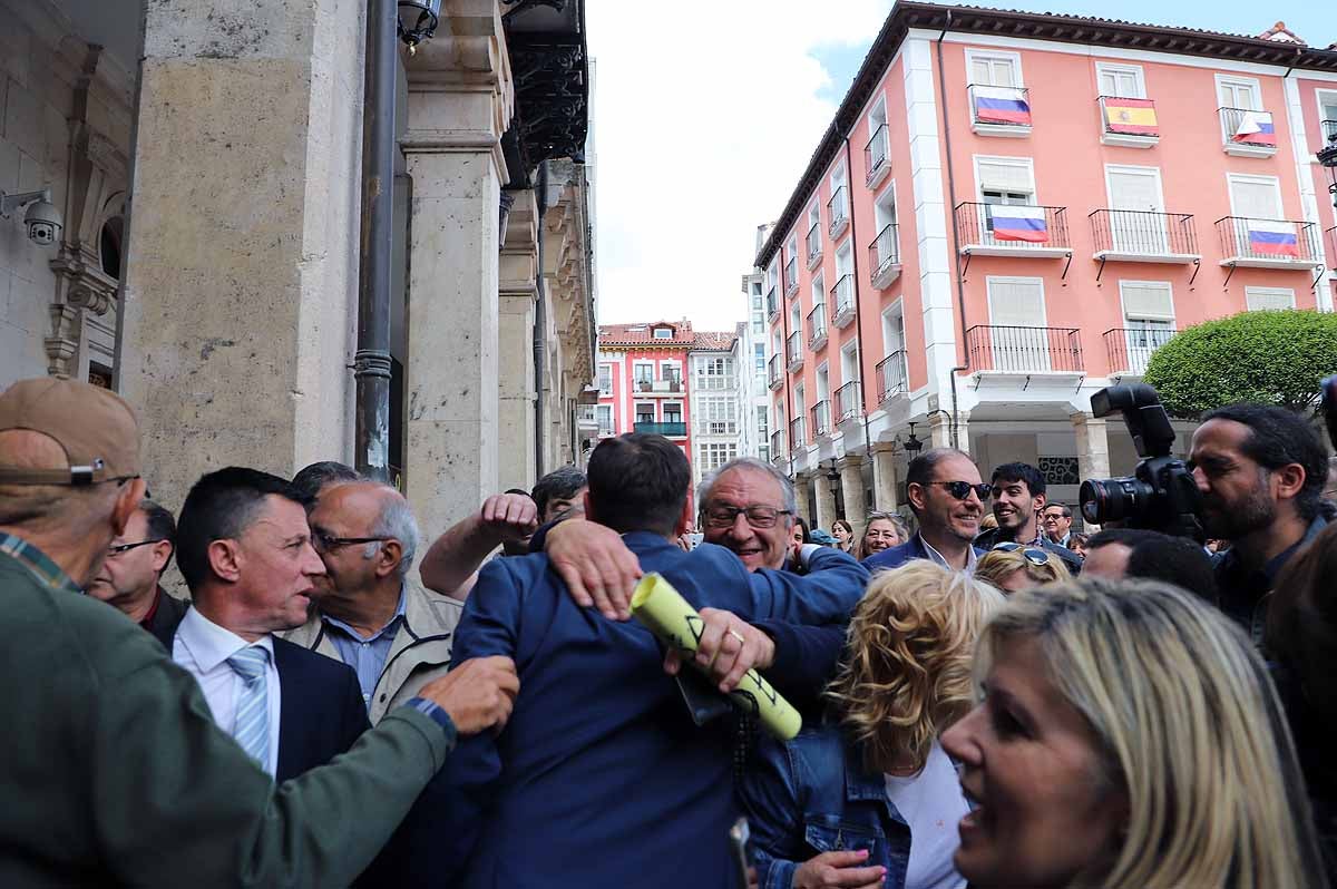 Fotos: Pleno de constitución del Ayuntamiento de Burgos en el que ha sido investido como alcalde Daniel de la Rosa (PSOE)