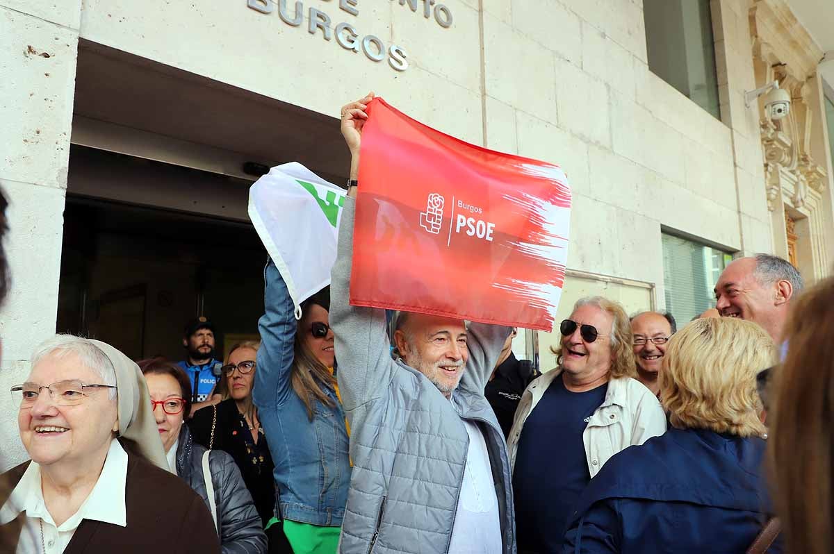 Fotos: Pleno de constitución del Ayuntamiento de Burgos en el que ha sido investido como alcalde Daniel de la Rosa (PSOE)