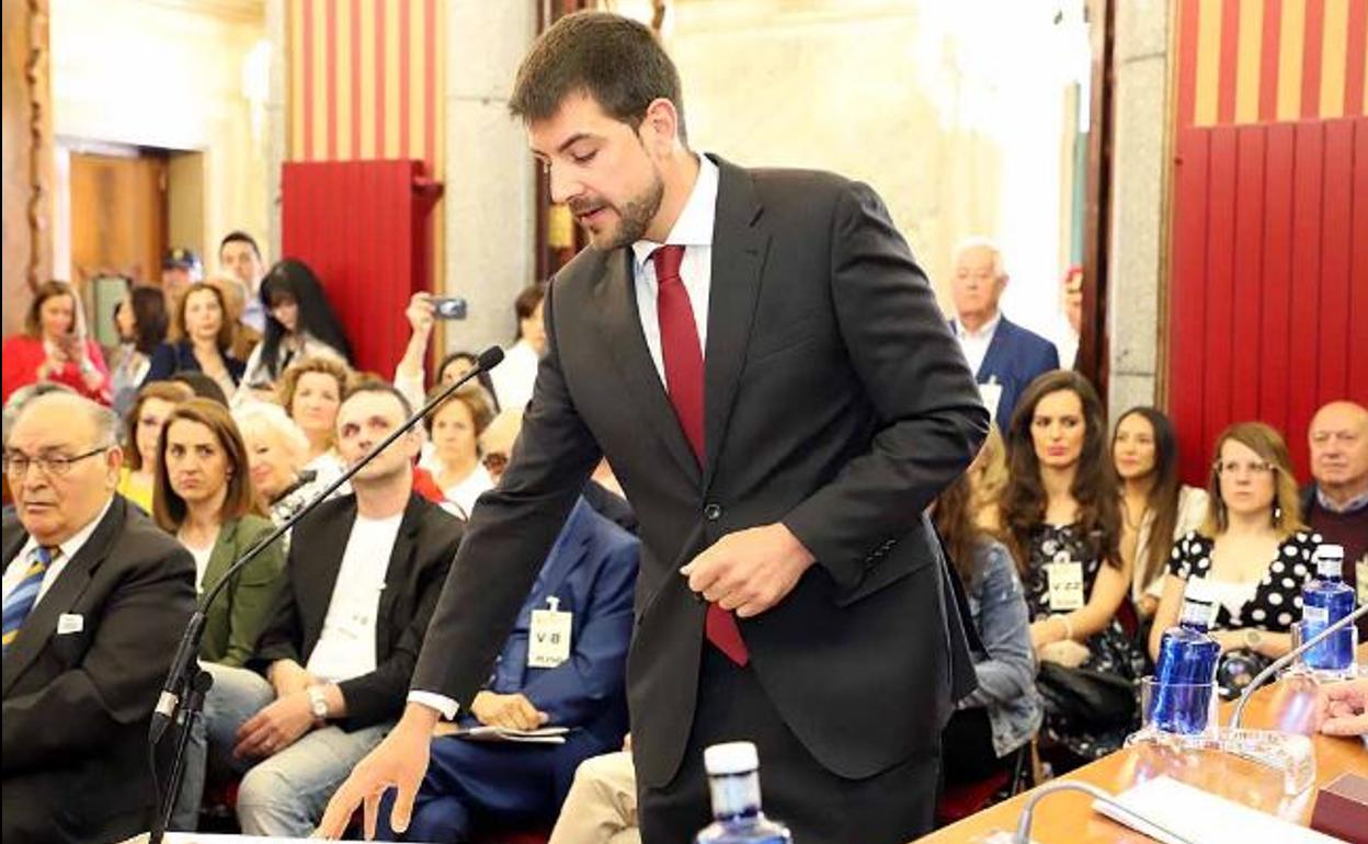 David Jurado, tomando ayer posesión del cargo de concejal del Ayuntamiento de Burgos.