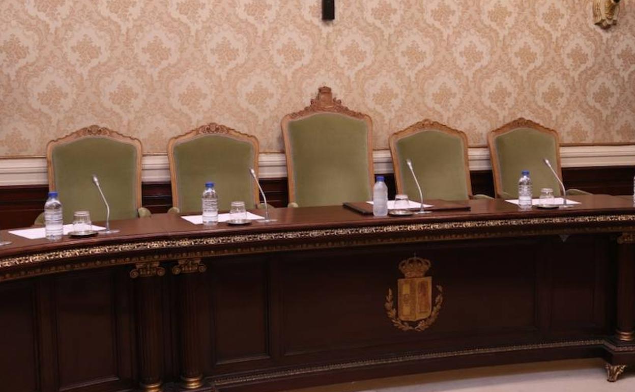 El asiento del presidente de la Diputación vacío. 