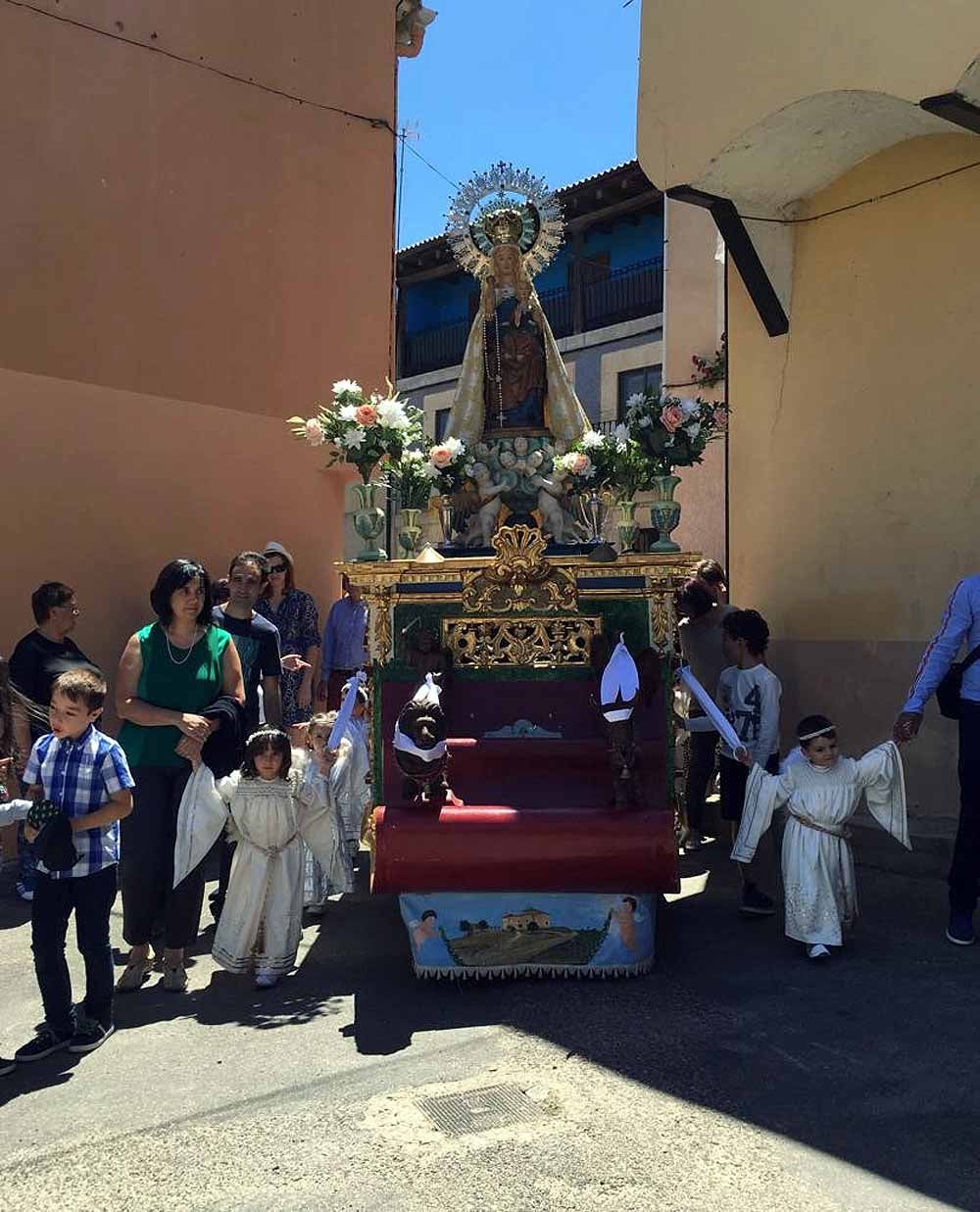 Imagen del día de la Virgen de Nava en Fuentelcésped, cedida por Cristina. 