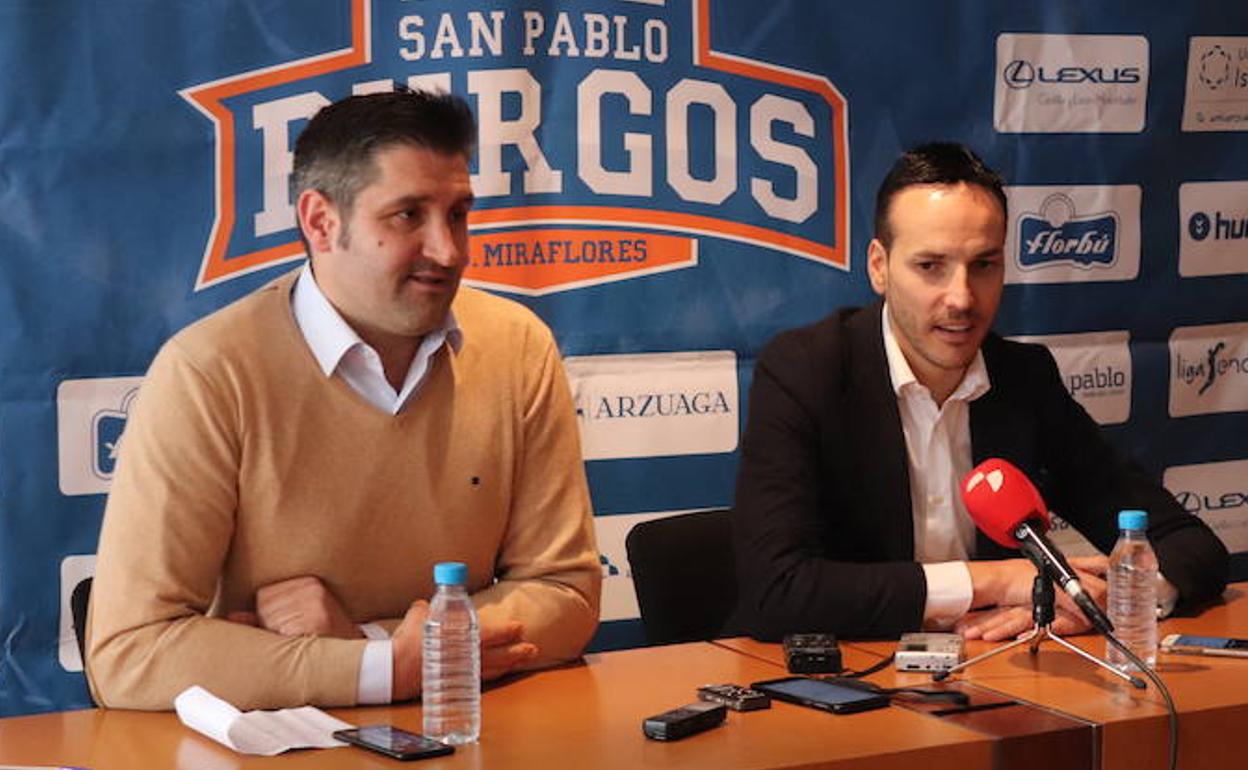 Albano Martínez (izquierda) y Félix Sancho (derecha) antes de anunciar que Epi no sigue en el equipo.