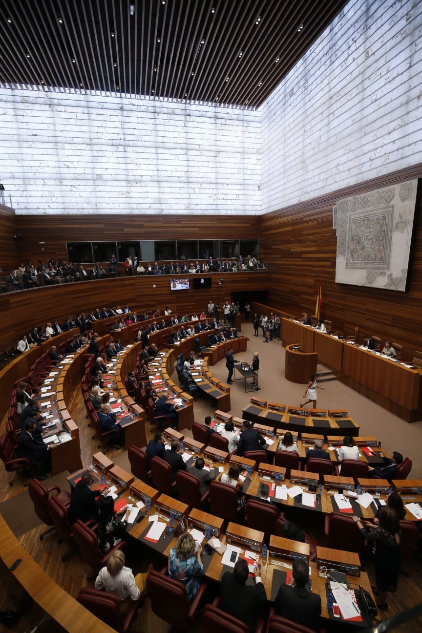 El procurador electo de Ciudadanos Luis Fuentes es proclamado presidente de la institución regiona en su décima legislatura