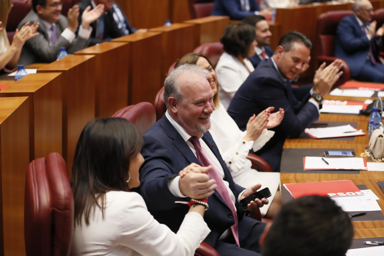 El procurador electo de Ciudadanos Luis Fuentes es proclamado presidente de la institución regiona en su décima legislatura