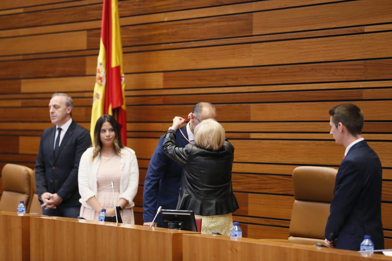 El procurador electo de Ciudadanos Luis Fuentes es proclamado presidente de la institución regiona en su décima legislatura