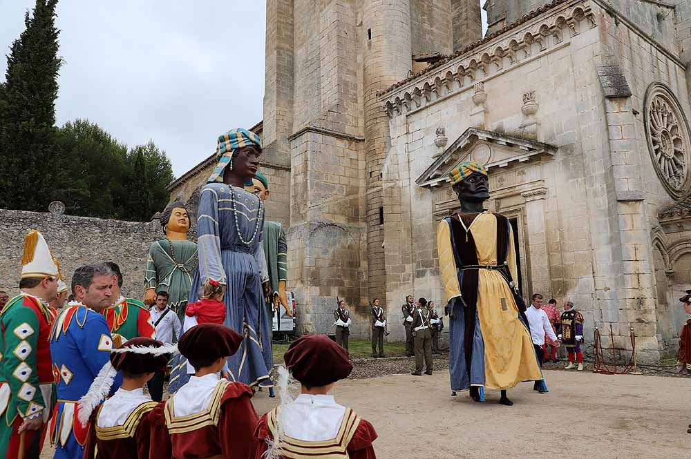 El Monasterio Real de las Huelgas ha acogido, un año más, la celebración del Curpillos, con procesión por las calles del barrio con el pendón de las Navas de Tolosa