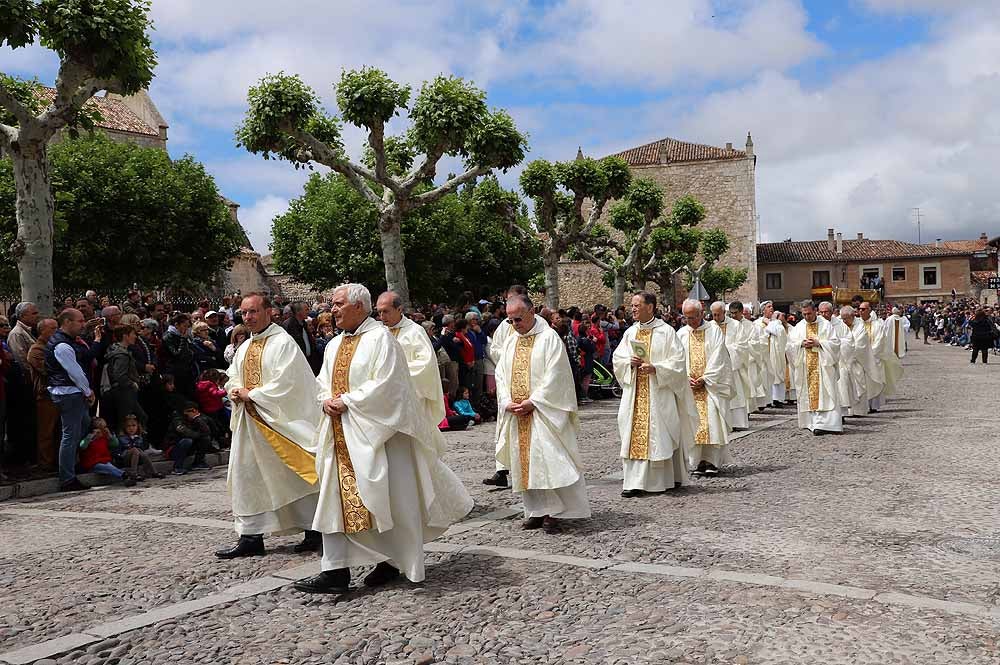 El Monasterio Real de las Huelgas ha acogido, un año más, la celebración del Curpillos, con procesión por las calles del barrio con el pendón de las Navas de Tolosa