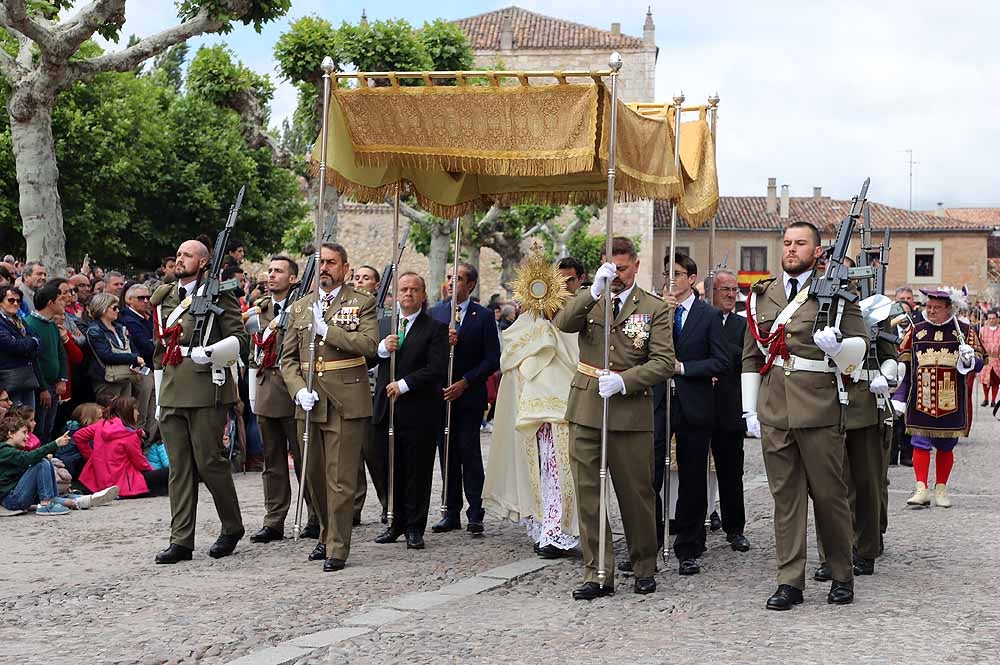 El Monasterio Real de las Huelgas ha acogido, un año más, la celebración del Curpillos, con procesión por las calles del barrio con el pendón de las Navas de Tolosa