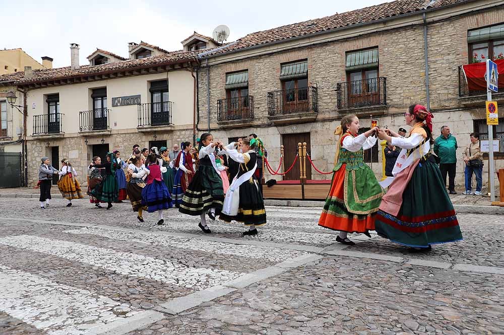 El Monasterio Real de las Huelgas ha acogido, un año más, la celebración del Curpillos, con procesión por las calles del barrio con el pendón de las Navas de Tolosa