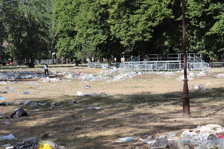 El servicio de SEMAT ha tenido que redoblar esfuerzos para dejar limpio El Parral y alrededores tras la fiesta de las peñas, mientras que Protección Civil y Cruz Roja tuvieron también una jornada movidita con más de 150 intervenciones