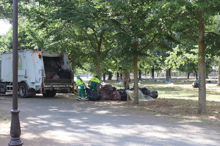 El servicio de SEMAT ha tenido que redoblar esfuerzos para dejar limpio El Parral y alrededores tras la fiesta de las peñas, mientras que Protección Civil y Cruz Roja tuvieron también una jornada movidita con más de 150 intervenciones