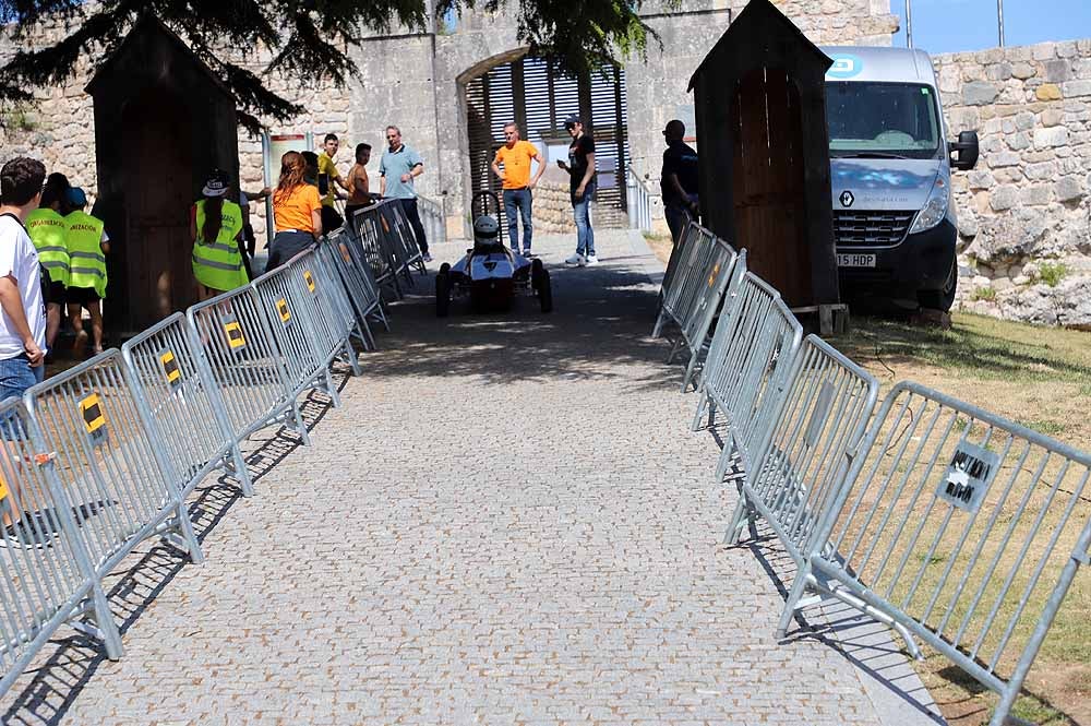 38 pilotos de toda España compiten por ser el más rápido con su coche de inercia en la sexta edición de la Hiperbaric Challenge, una prueba que pretende despertar una vocación tecnológica en sus participantes