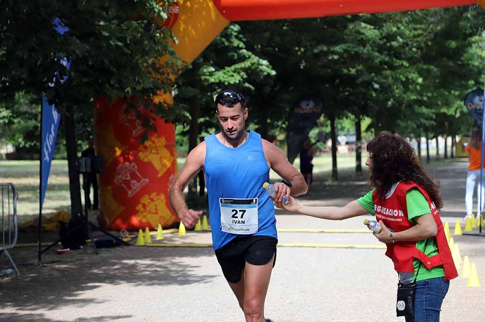 166 corredores de toda España han disputado la 24ª edición de le Media Maratón Ciudad de Burgos,con el burgalés Rubén Castrillo como ganador en categoría masculina y la debutante Virginia Torres como campeona femenina.