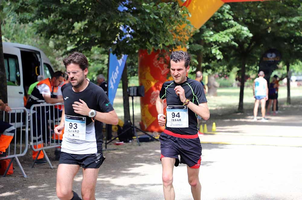 166 corredores de toda España han disputado la 24ª edición de le Media Maratón Ciudad de Burgos,con el burgalés Rubén Castrillo como ganador en categoría masculina y la debutante Virginia Torres como campeona femenina.