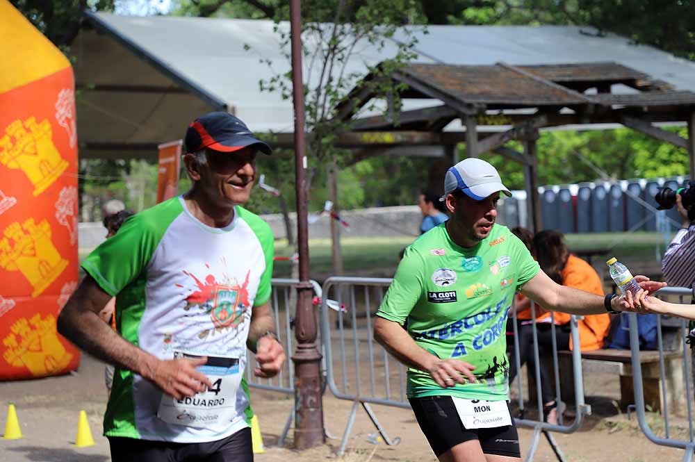 166 corredores de toda España han disputado la 24ª edición de le Media Maratón Ciudad de Burgos,con el burgalés Rubén Castrillo como ganador en categoría masculina y la debutante Virginia Torres como campeona femenina.