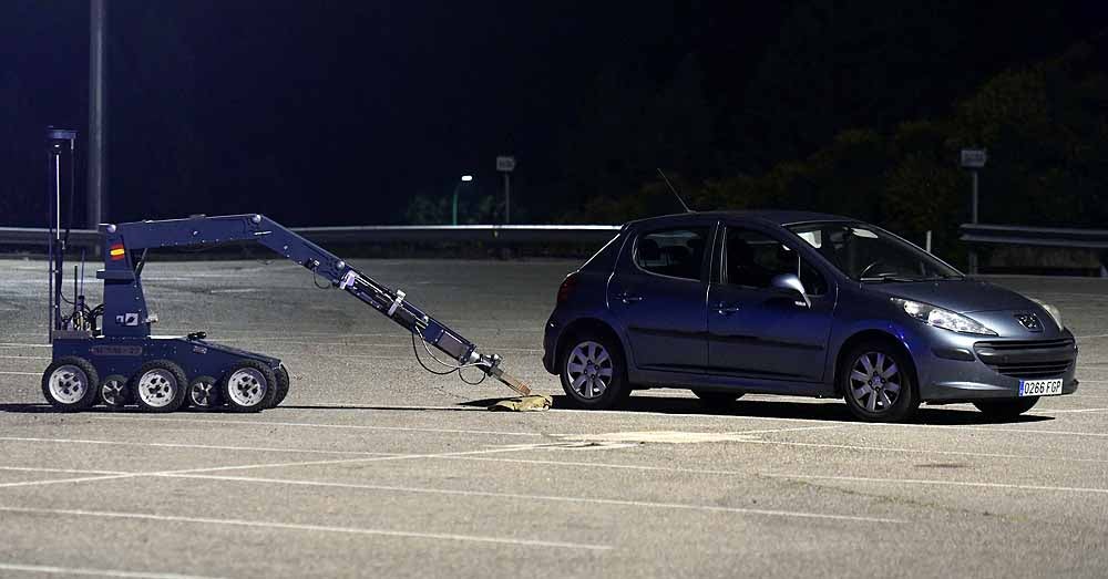 Efectivos de Policía Nacional, Sacyl, Bomberos de Burgos y más cuerpos de seguridad del estado ha particpado en un simulacro de atentado terrorrista. 