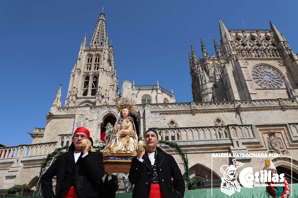 El calor no ha quitado el ánimo a los burgaleses en el acto más querido de las fiestas