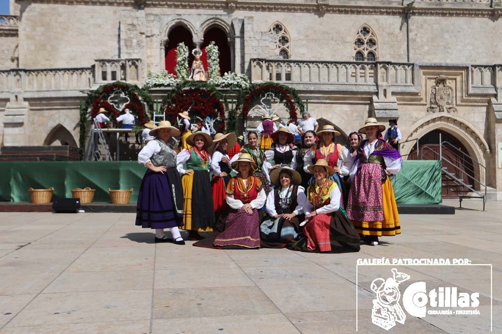 El calor no ha quitado el ánimo a los burgaleses en el acto más querido de las fiestas