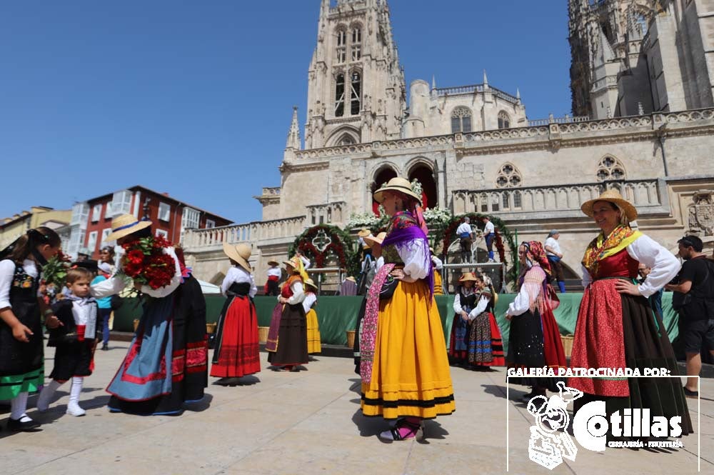 El calor no ha quitado el ánimo a los burgaleses en el acto más querido de las fiestas