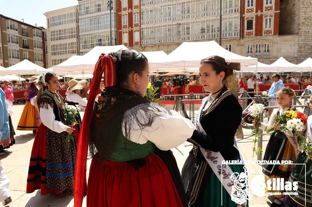 El calor no ha quitado el ánimo a los burgaleses en el acto más querido de las fiestas