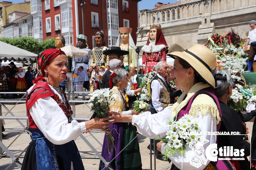 El calor no ha quitado el ánimo a los burgaleses en el acto más querido de las fiestas