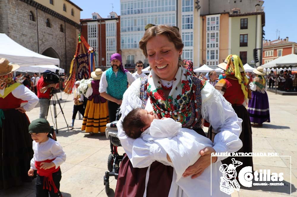 El calor no ha quitado el ánimo a los burgaleses en el acto más querido de las fiestas