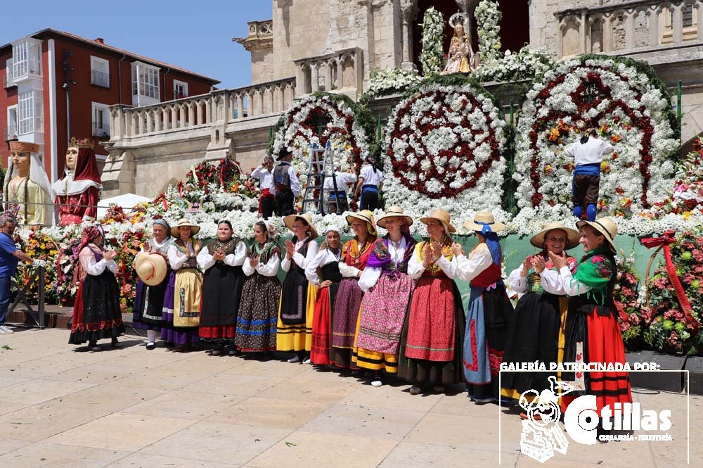 El calor no ha quitado el ánimo a los burgaleses en el acto más querido de las fiestas