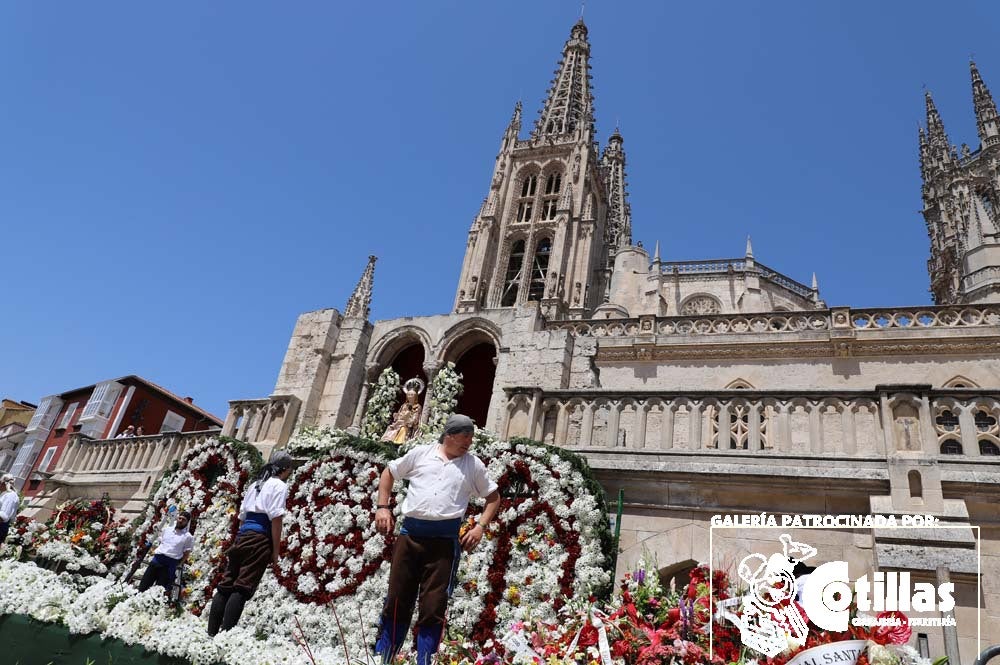 El calor no ha quitado el ánimo a los burgaleses en el acto más querido de las fiestas