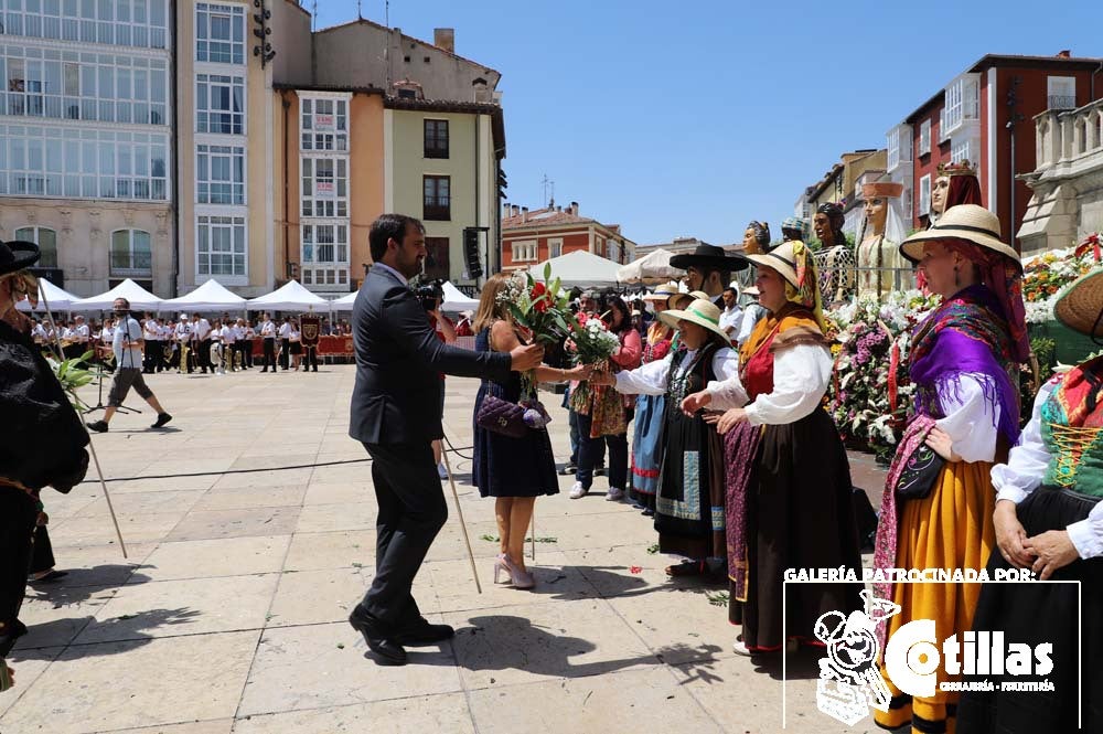 El calor no ha quitado el ánimo a los burgaleses en el acto más querido de las fiestas