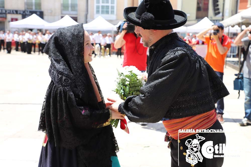 El calor no ha quitado el ánimo a los burgaleses en el acto más querido de las fiestas