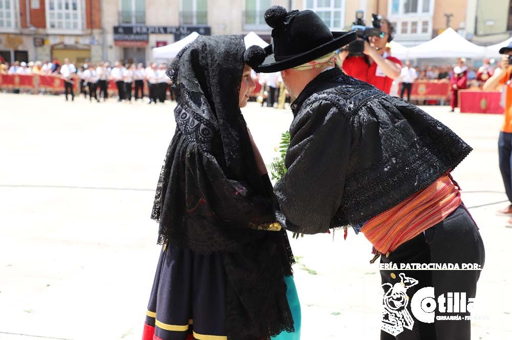 El calor no ha quitado el ánimo a los burgaleses en el acto más querido de las fiestas