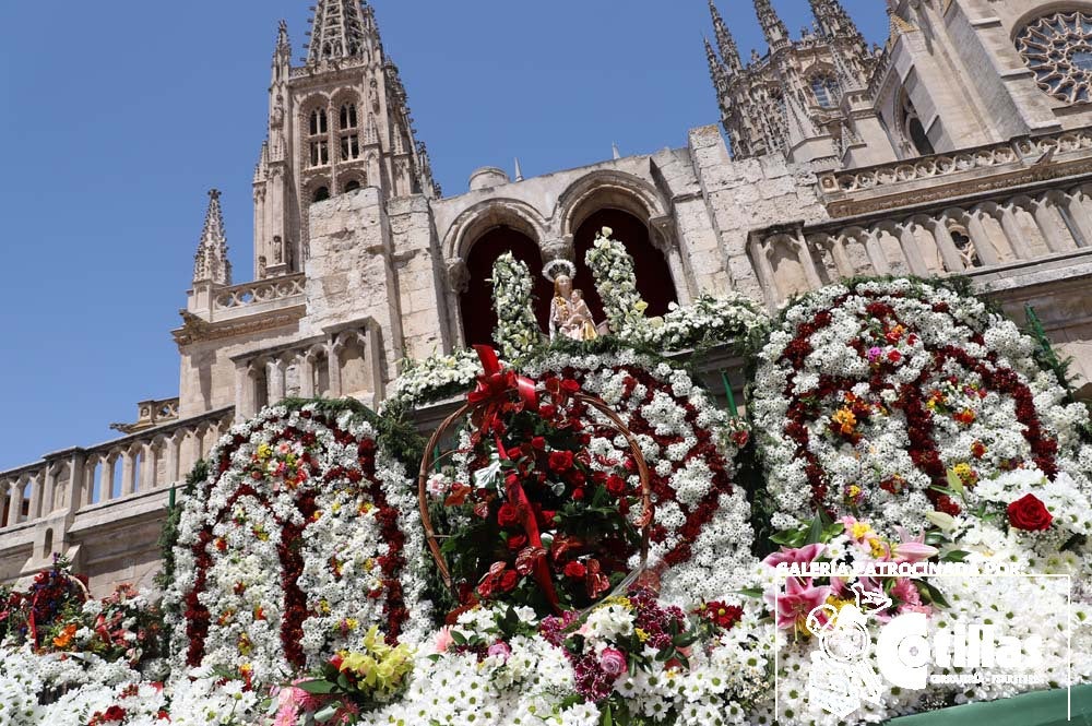 El calor no ha quitado el ánimo a los burgaleses en el acto más querido de las fiestas