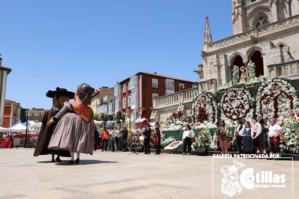 El calor no ha quitado el ánimo a los burgaleses en el acto más querido de las fiestas