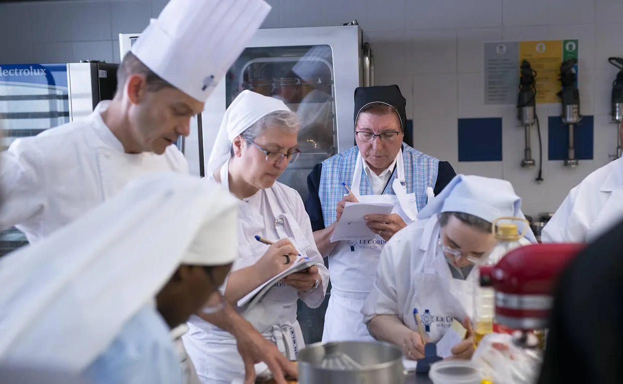 Monjas de clausura de León, Burgos y Zamora participan en un curso de formación en Le Cordon Bleu Madrid.