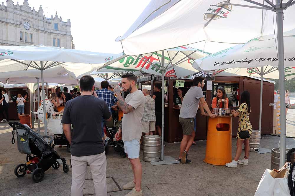 Fotos: Los burgaleses saborean la gran variedad gastronómica que ofrecen casetas y gastronetas durante las fiestas